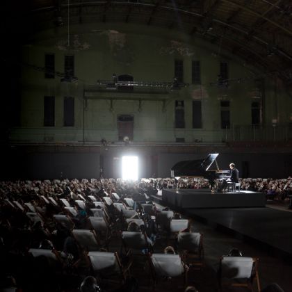 https://www.steinway.com/zh_TW/news/features/a-levitating-career-igor-levit